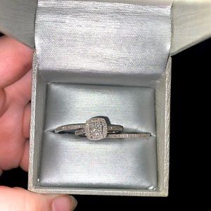 Brand new Diamond and white gold bridal set 
Size 9
Never wore 
Originally $720